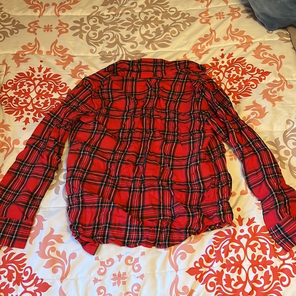 Victoria’s Secret Long sleeve button up pajama shirt - Picture 4 of 4